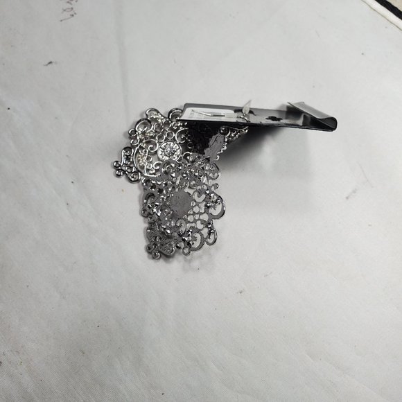 Bijou silver Filigree thin light weight fish hook earring with rhinestones - Picture 5 of 5